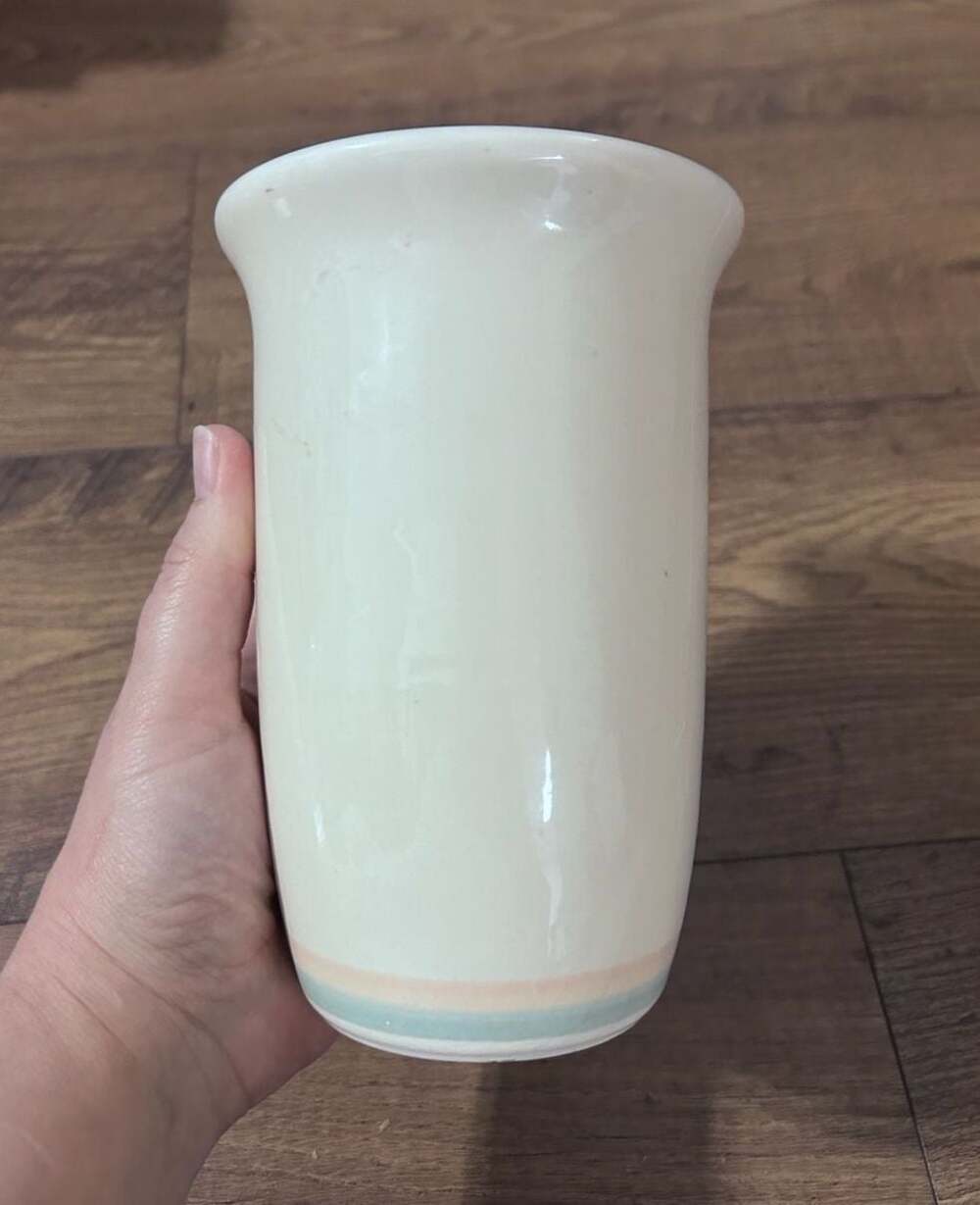 Pfaltzgraff Sunrise Utensil Holder with Peach and Blue Band Detail